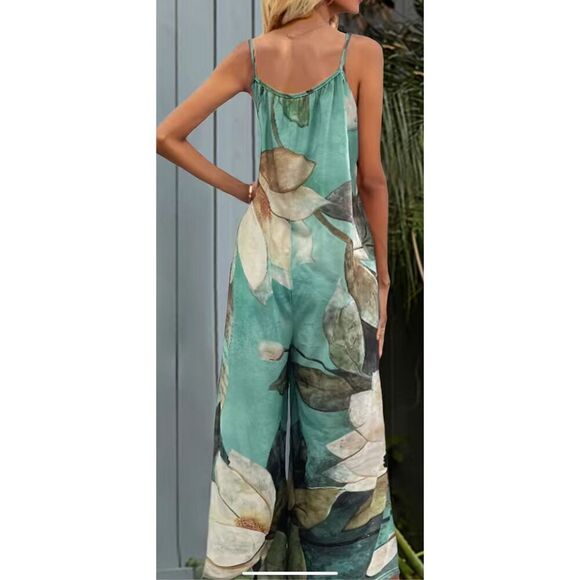 Beautiful lotus print spaghetti strap, romper/overalls with pocket - Picture 6 of 9